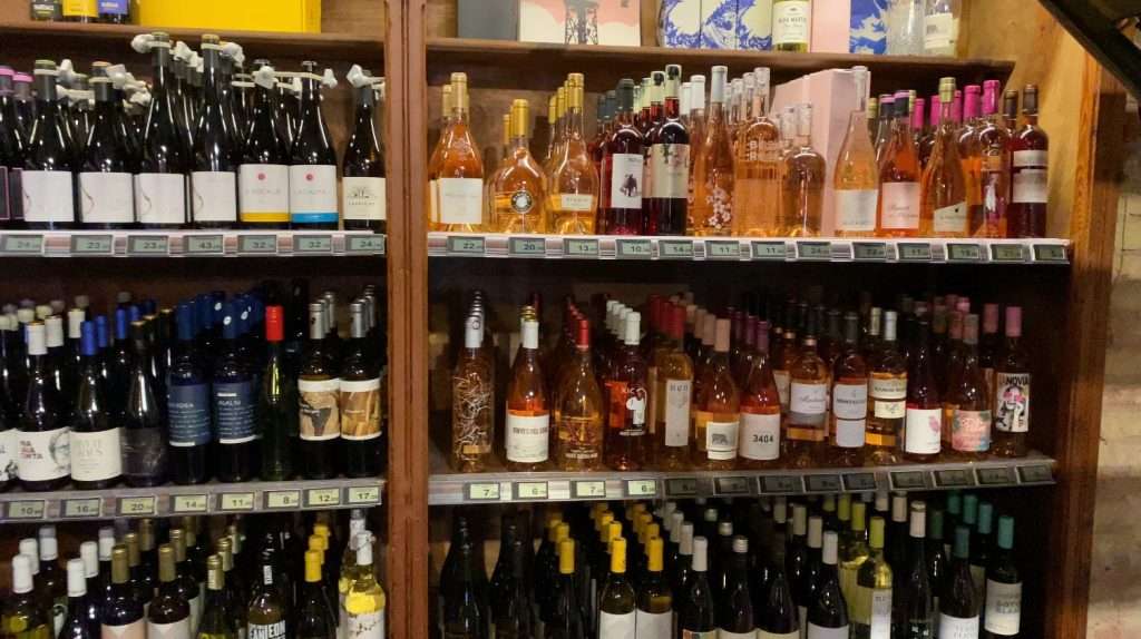 Estante-vinos-escola
